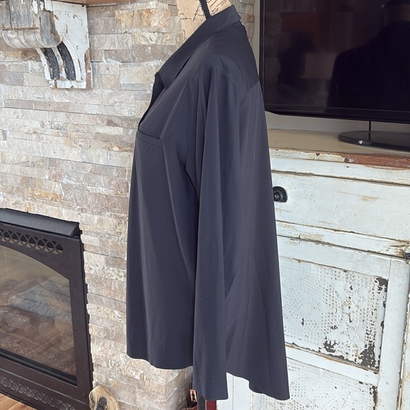 Athleta black long sleeve button down hi lo versatile shirt blouse stretch - Picture 9 of 16